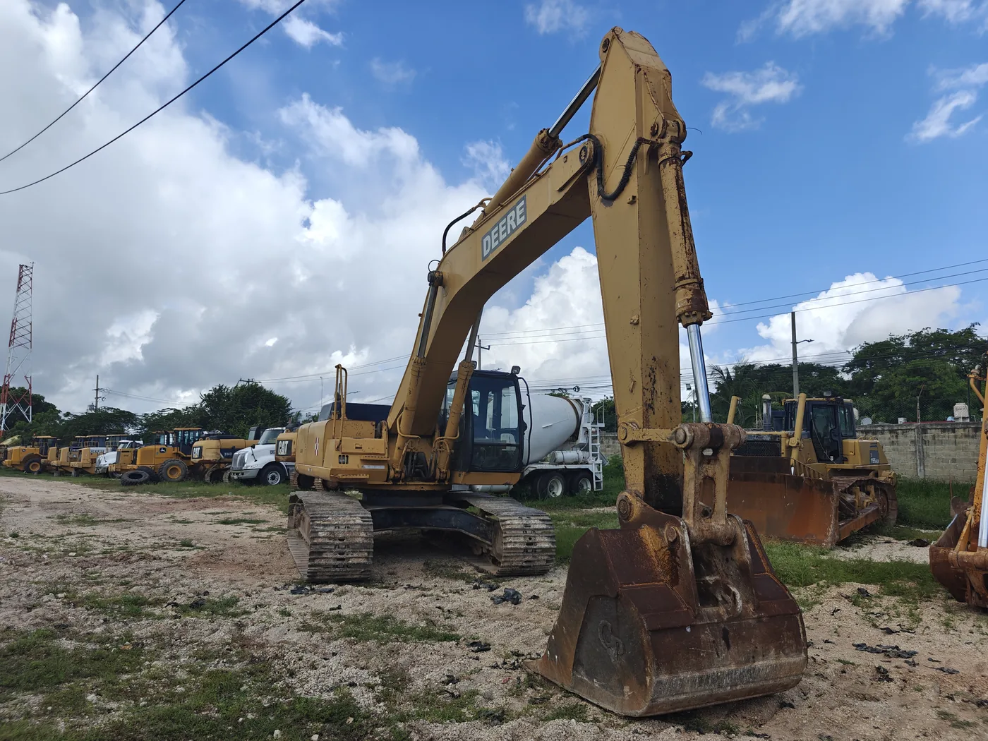 Excavadora John Deere 330LC, unidad EX-06