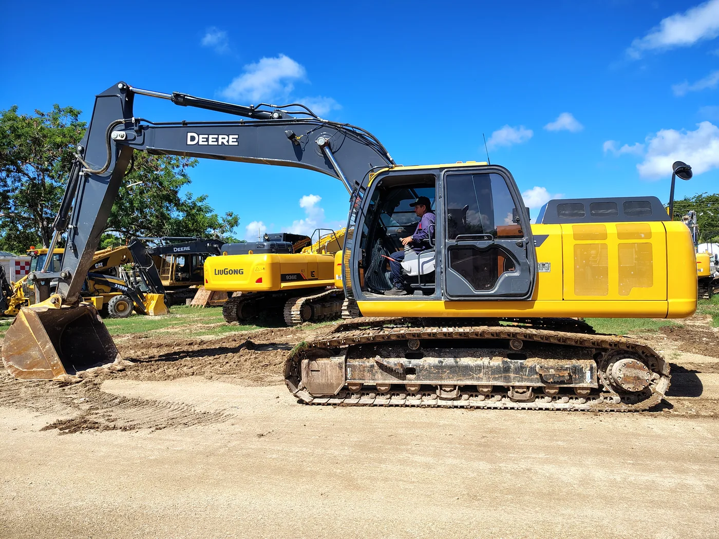 Excavadora John Deere 210G, unidad EX-35